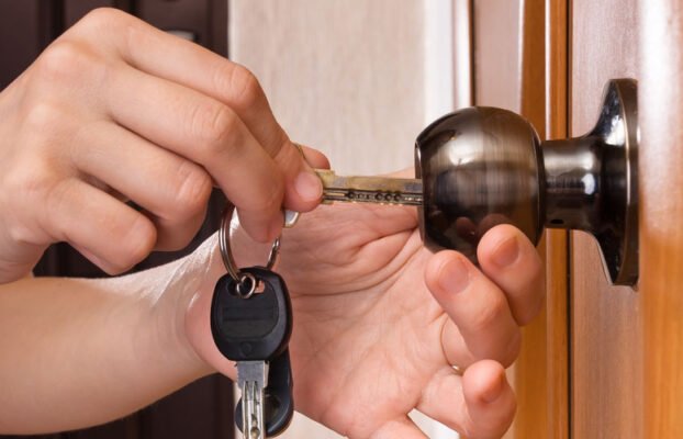 Key Turns but Won’t Unlock Door: What’s Causing It and How to Fix It Safely